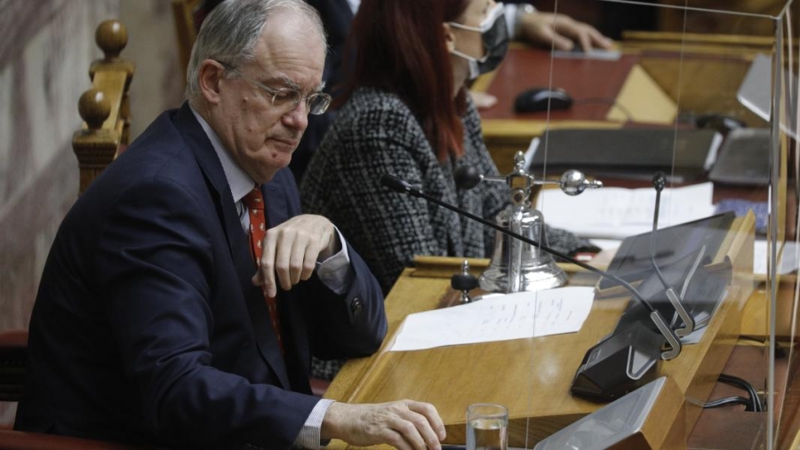 Η ένταση μεταξύ Τσίπρα και Τασούλα στη Βουλή για το «βλαξ»: «Σκεφτείτε τις εκφράσεις σας»