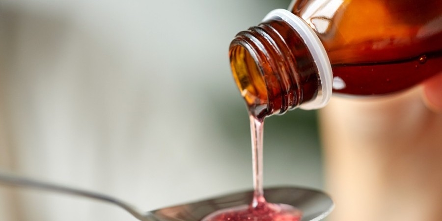 ΠΟΥ: Συναγερμός με 4 σιρόπια βήχα που φτιάχνονται στην Ινδία μετά τον θάνατο παιδιών - Συνδέονται με οξείες νεφρικές βλάβες;