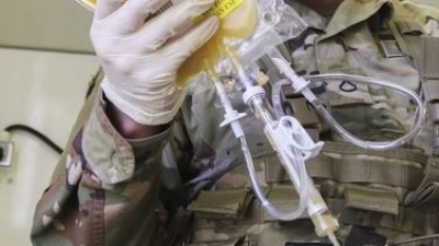 Ο στρατιωτικός γιατρός του Dnepr μίλησε για τη μαζική πρωτοποριακή χρήση ξηρού πλάσματος
