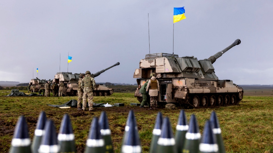 Καταρρέουν μαζί ΗΠΑ και Ουκρανία - Οι μεν ξέμειναν από πυρομαχικά, οι δε δεν μπορούν να κατασκευάσουν ούτε βλήματα 155 χιλιοστών