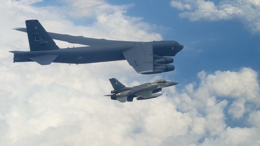 Ελληνικά F 16 συνόδευσαν αμερικανικό στρατηγικό βομβαρδιστικό τύπου B 52