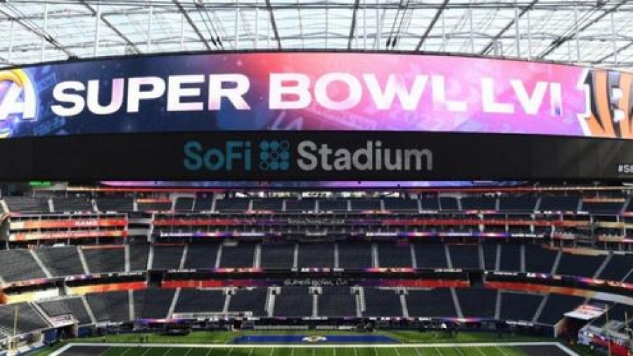 Τρία ντέρμπι σε Super League και Serie Α και τελικός στο Super Bowl