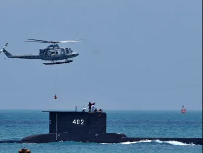 Θρίλερ στην Ινδονησία με το χαμένο υποβρύχιο – Ακόμα 24 ώρες με οξυγόνο τα 53 μέλη του πληρώματος