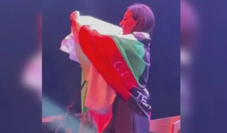 Κράτος - χωριάτικη σαλάτα τα Σκόπια - Τραγουδίστρια εμφανίστηκε με σημαία της Βουλγαρίας και έγινε χαμός