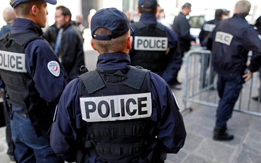 Γαλλία - Έφοδος της αστυνομίας σε σπίτια υπουργών - Έρευνα για τη διαχείριση της υγειονομικής κρίσης