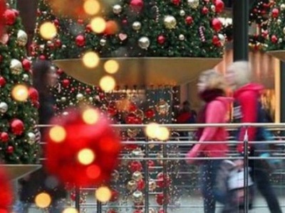 Ανοιχτά έως τις 21:00 σήμερα Παρασκευή 29/12 τα καταστήματα – Αναλυτικά το εορταστικό ωράριο