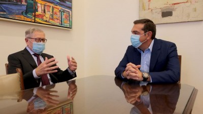Τσίπρας σε Regling (ESM): Ανησυχούμε για την οικονομία - Χαλαροί δημοσιονομικοί κανόνες και το 2021