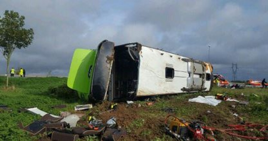 Τροχαίο με 33 τραυματίες στη Γαλλία – Ανατράπηκε λεωφορείο