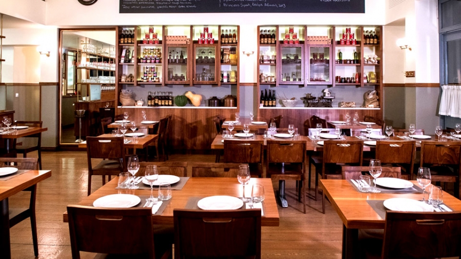 Τύμπανα πολέμου εστίασης και κυβέρνησης – Τα αιτήματα της σημερινής απεργίας και οι απαντήσεις του Μαξίμου