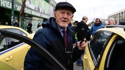 Βόμβες Λυμπερόπουλου κατά Κυρανάκη - Σε νέα απεργία οι ταξιτζήδες