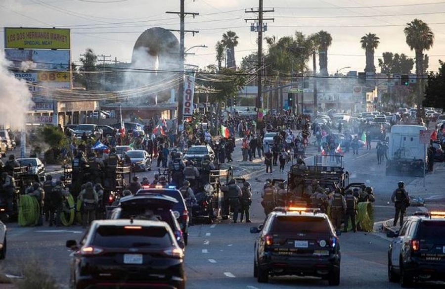 Έγχρωμη επανάσταση κατά Trump για τη μετανάστευση  - Αναπτύσσονται 2.000 μέλη της Εθνοφρουράς στο LA - To FBI προειδοποιεί τους ταραξίες με βαριές ποινές