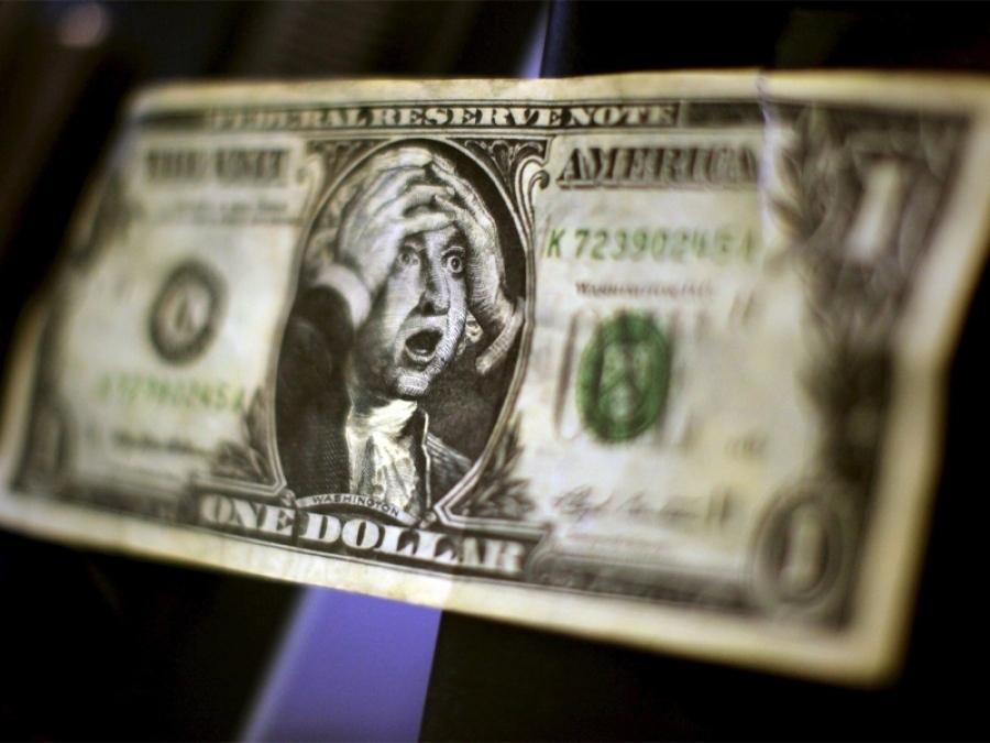 Παγκόσμια αγωνία για την πτώση του δολαρίου – Τι αναφέρει το ΔΝΤ