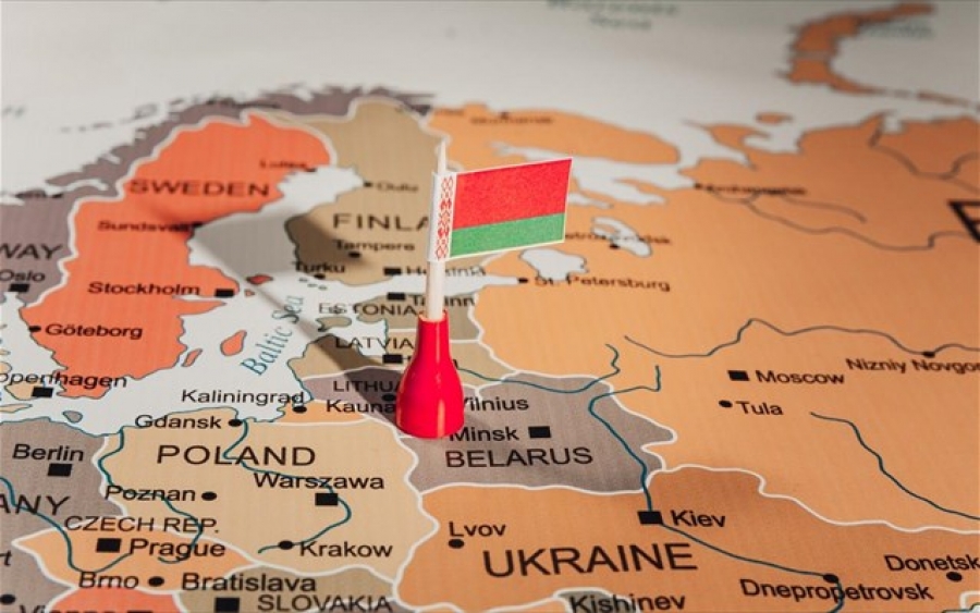 Λευκορωσία και Ουκρανία: Αμοιβαίες απελάσεις διπλωματών για βεβήλωση της σημαίας