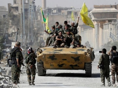 Οι Συριακές Κουρδικές Δυνάμεις (SDF) αναδιπλώνονται σε απόσταση από τα τουρκικά σύνορα