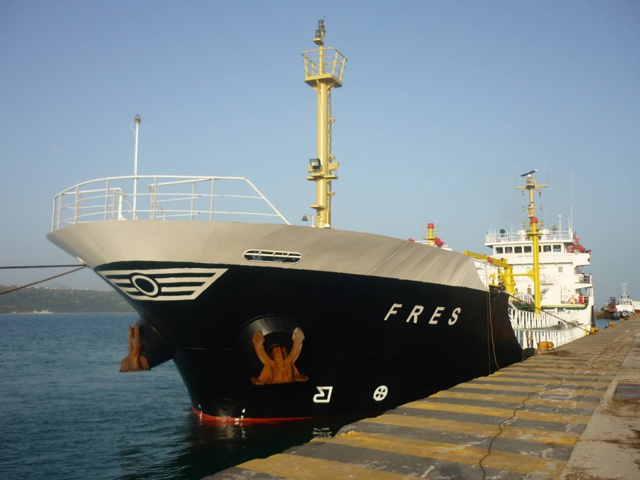 Δεξαμενόπλοιο με χίλιους τόνους καυσίμων προσάραξε στην Μήλο