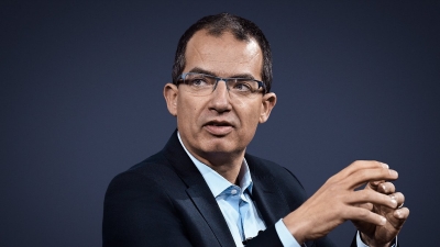 Bancel (Moderna): Είναι λογικό να πιστεύουμε ότι η πανδημία βρίσκεται στο τέλος της