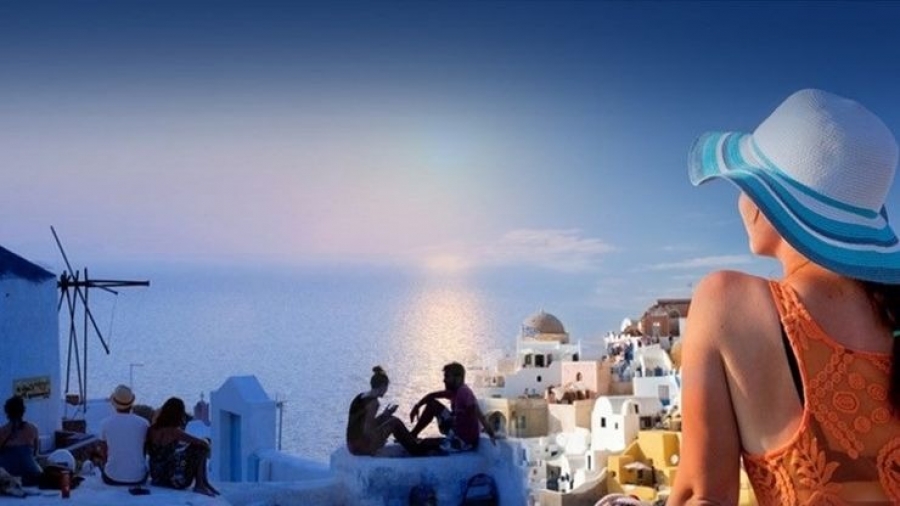 Ο ελληνικός τουρισμός… από τα τερτίπια του B. Johnson, στη λάμψη του Antonio Banderas