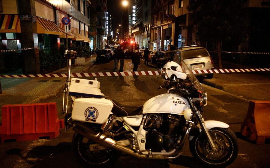 Καταδρομική επίθεση στο κέντρο της Αθήνας - Έσπασαν ATM, καφετέρια και σούπερ μάρκετ