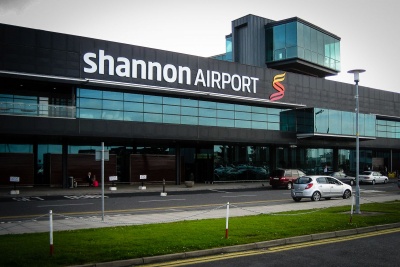 Ιρλανδία: Εξετάζει να εφαρμόσει πιο σκληρούς ελέγχους στα αεροδρόμια για να περιοριστεί η εξάπλωση του κορωνοϊού