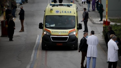 Επέκταση του υποχρεωτικού εμβολιασμού - Στη λίστα και οι εργαζόμενοι στο ΕΚΑΒ