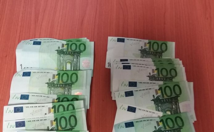 Θεσσαλονίκη: Δύο συλλήψεις για συναλλαγές με πλαστά χαρτονομίσματα των 100 ευρώ