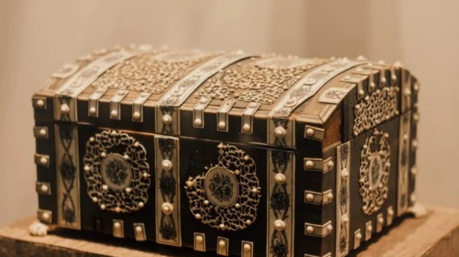 Έμεινε άναυδος: Υδραυλικός βρήκε θησαυρό 2,1 εκατ. θαμμένο σε υπόγειο βίλας - Ο χρυσός... «φάντασμα» και το παράξενο σχοινί