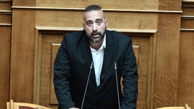 Μανούσος κατακεραυνώνει την κυβέρνηση για το 13ωρο: «Νομοθετήσατε για τους ολιγάρχες και όχι για τους εργαζόμενους!»