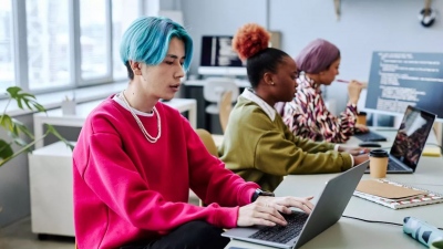 Χάσμα γενεών στον εργασιακό χώρο - Η Γενιά Ζ βάζει νέα όρια και ανατρέπει τα δεδομένα