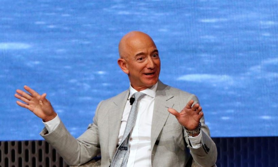 Bezos: Η Amazon ζητεί μεγαλύτερη και στενότερη συνεργασία με το Πεντάγωνο