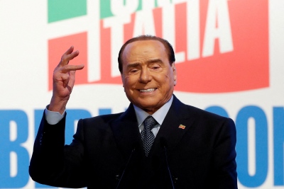 Ο Berlusconi πήρε εξιτήριο από το νοσοκομείο Σαν Ραφαέλε του Μιλάνου μετά από 45 ημέρες νοσηλείας