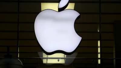Η Apple θα πληρώσει πρόστιμο 25 εκατ. δολάρια γιατί προσέλαβε μετανάστες αντί Αμερικανών