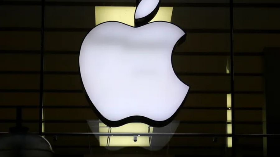 Η Apple θα πληρώσει πρόστιμο 25 εκατ. δολάρια γιατί προσέλαβε μετανάστες αντί Αμερικανών