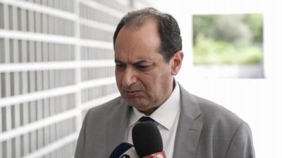 Σπίρτζης: Μου είχαν σταλεί δύο μολυσμένα μηνύματα για την παγίδευσή του κινητού μου