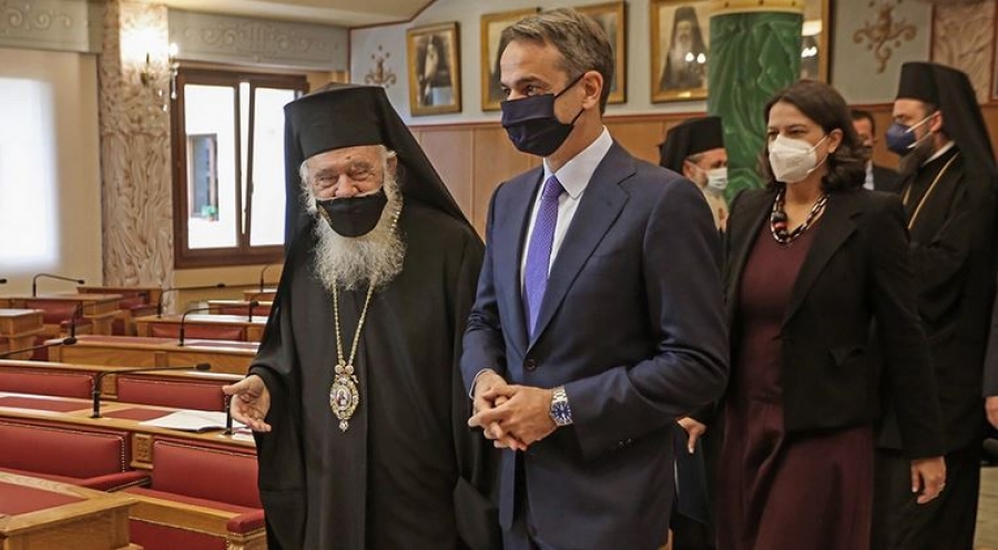 Μέτωπο Μητσοτάκη - Ιερώνυμου υπέρ του εμβολιασμού - Αιχμές για εργαλειοποίηση της πανδημίας