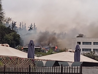 Συναγερμός στην Πυροσβεστική – Μεγάλη φωτιά στο Skyfall στο Καλλιμάρμαρο
