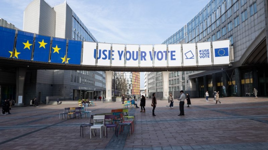 Ευρωεκλογές: Η ακροδεξιά και οι φιλελεύθεροι στην κούρσα για την 3η θέση