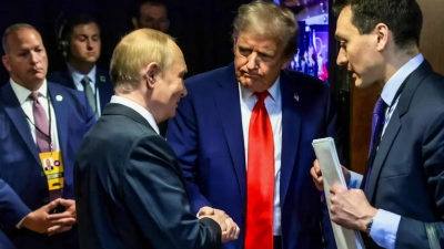 «Ο Putin ήταν πονηρός, ο Trump... ηλίθιος» - Γερμανός καθηγητής εκτός εαυτού για τις διαπραγματεύσεις στην Αλάσκα