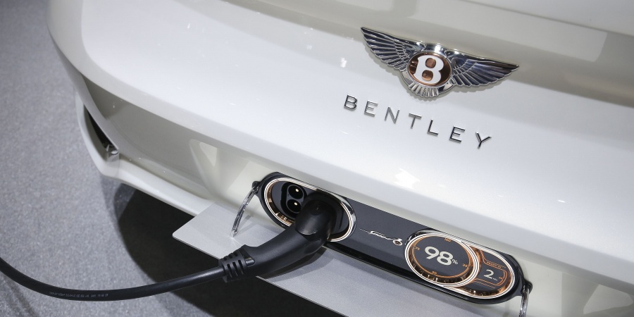 Η Bentley θα αποκτήσει ηλεκτρικό κουπέ σεντάν