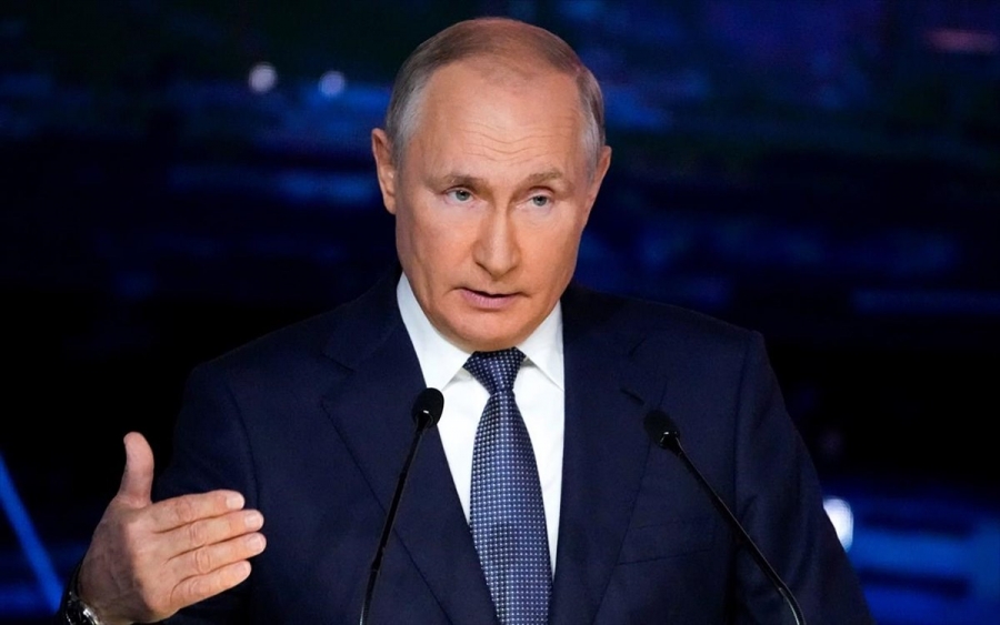Putin: Θα ενταθεί η πίεση στη ρωσική οικονομία λόγω των κυρώσεων