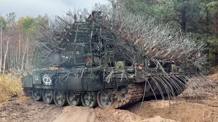 Πανικός στην Ουκρανία - Νέα «πανοπλία τρόμου» στα ρωσικά άρματα αλλάζει τον πόλεμο των drones