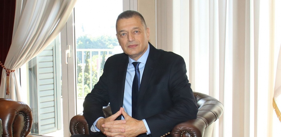 Κόντρα κυβέρνησης - ΣΥΡΙΖΑ για τα πτυχία του Αλκ. Στεφανή - Λάσπη καταγγέλλει ο υφ. Άμυνας