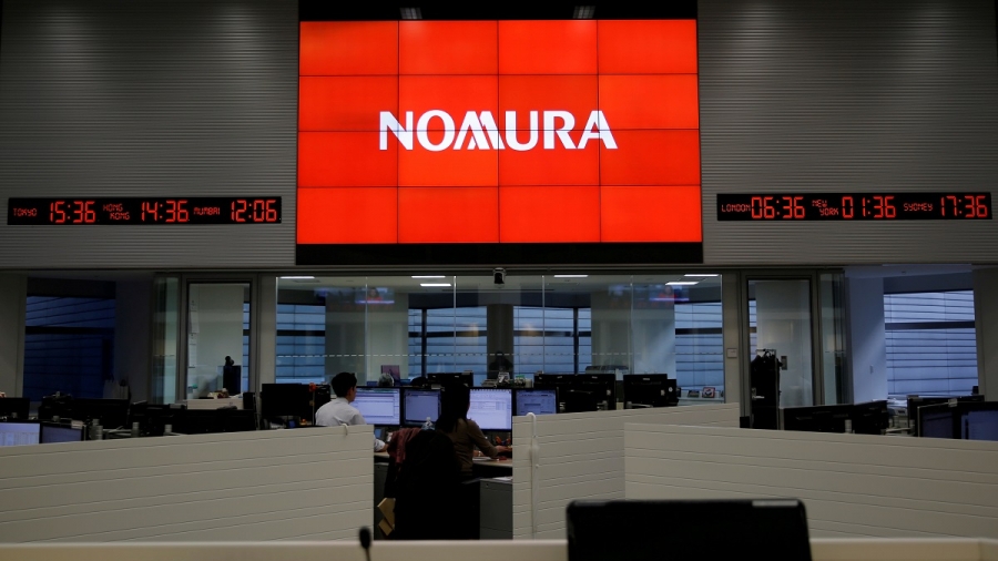 Nomura: Fed και ΕΚΤ θα αρχίσουν τις μειώσεις επιτοκίων από τα μέσα του 2023