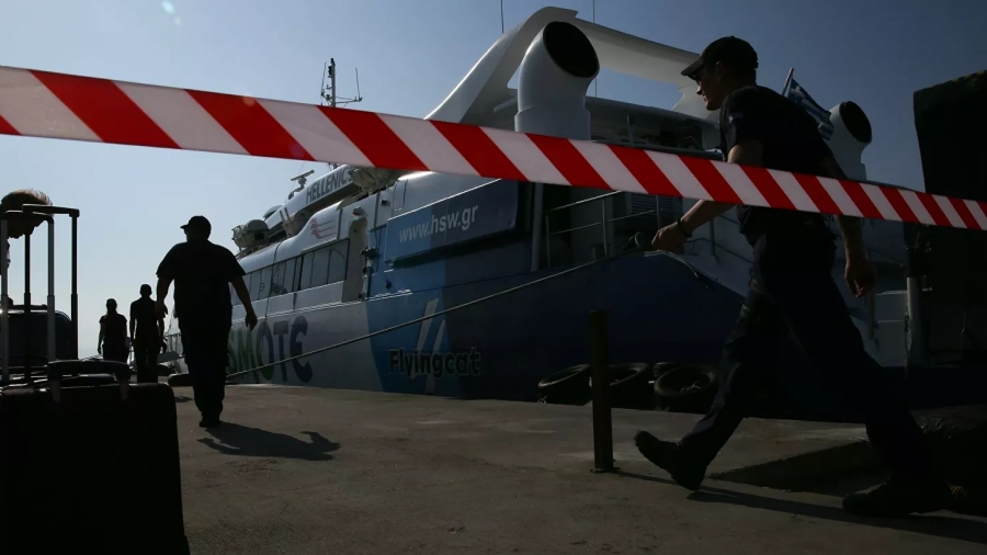 Μηχανική βλάβη στο «Flying Cat 3» - Επιστρέφει στο λιμάνι της Ραφήνας με 57 επιβάτες
