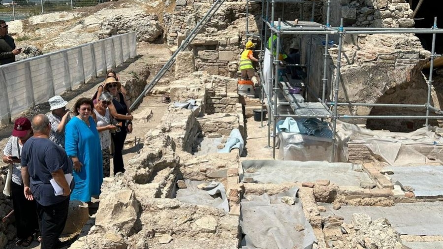 Αυτοψίες Μενδώνη στη Σάμο: Έργα άνω των 20.000.000 ευρώ υλοποιεί το Υπουργείο Πολιτισμού στο νησί