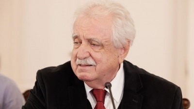 Μπένος: Η παραίτηση που ανοίγει νέο μέτωπο για το Μαξίμου