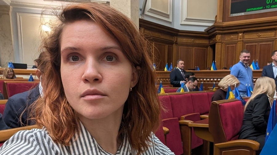 Κυνήγι μαγισσών στην Ουκρανία – Κατηγορούν τη βουλευτή Maryana Bezuglaya για προδοσία, κινδυνεύει με ισόβια