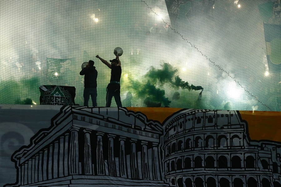 Το πανό των Ρωμαίων στα ελληνικά και το Ρώμη - Αθήνα της Θύρας 13: Μας ενώνει κοινή ιστορία