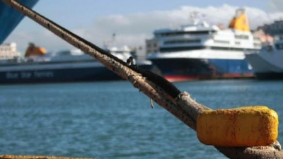 Δεμένα τα πλοία στα λιμάνια Πειραιά, Ραφήνας και  Λαυρίου λόγω ισχυρών ανέμων