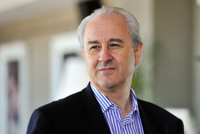 Ο Rui Rio, οικονομολόγος και πρώην δήμαρχος του Πόρτο, είναι ο νέος ηγέτης της κεντροδεξιάς στην Πορτογαλία