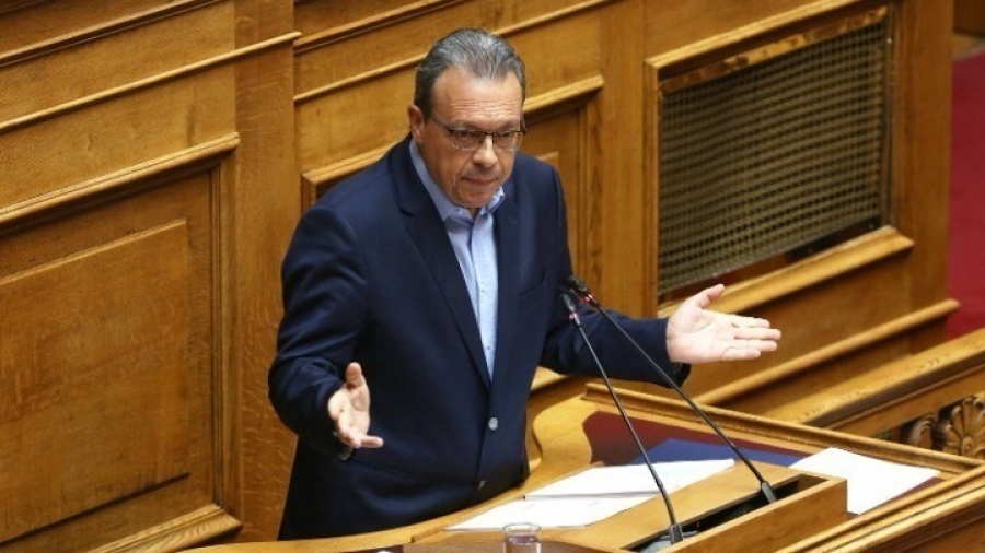 Φάμελλος (ΣΥΡΙΖΑ): Δεν ακούτε τους απόδημους, τους εμπλέκετε στα κομματικά σας συμφέροντα